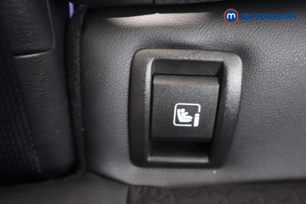 Nissan Juke N-Connecta Automatic Petrol SUV - Stock Number (1569836) - 26th supplementary image
