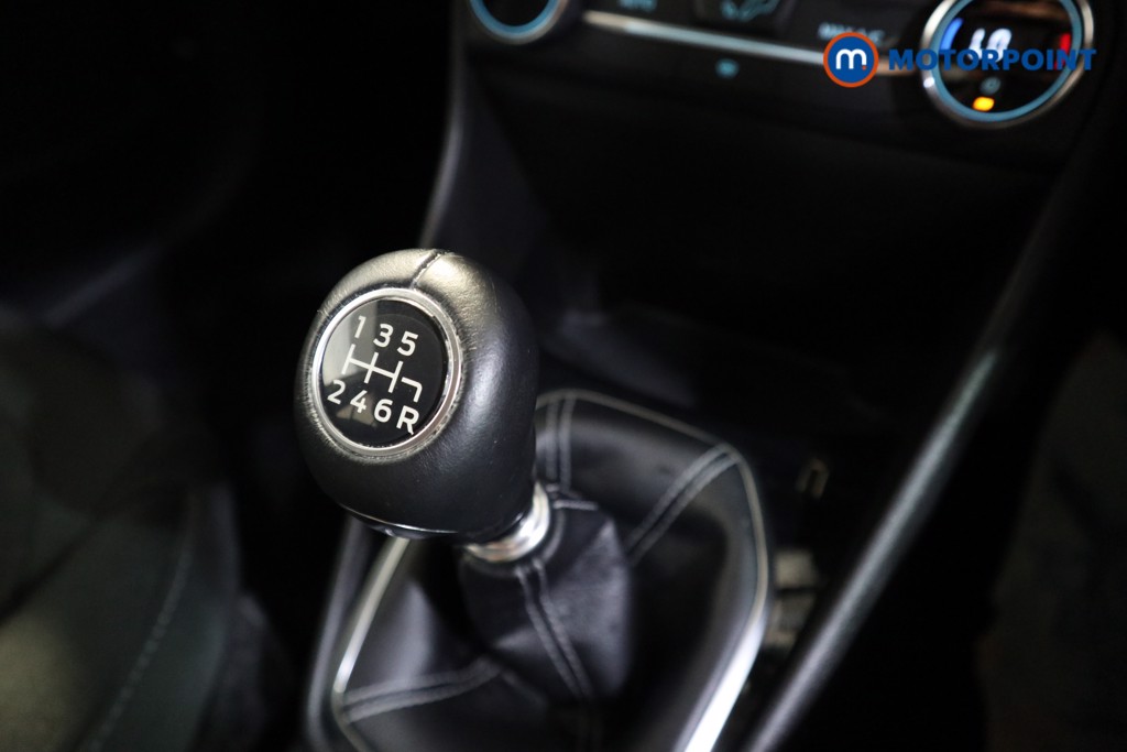 Ford Fiesta Titanium Manual Petrol Hatchback - Stock Number (1570599) - 9th supplementary image