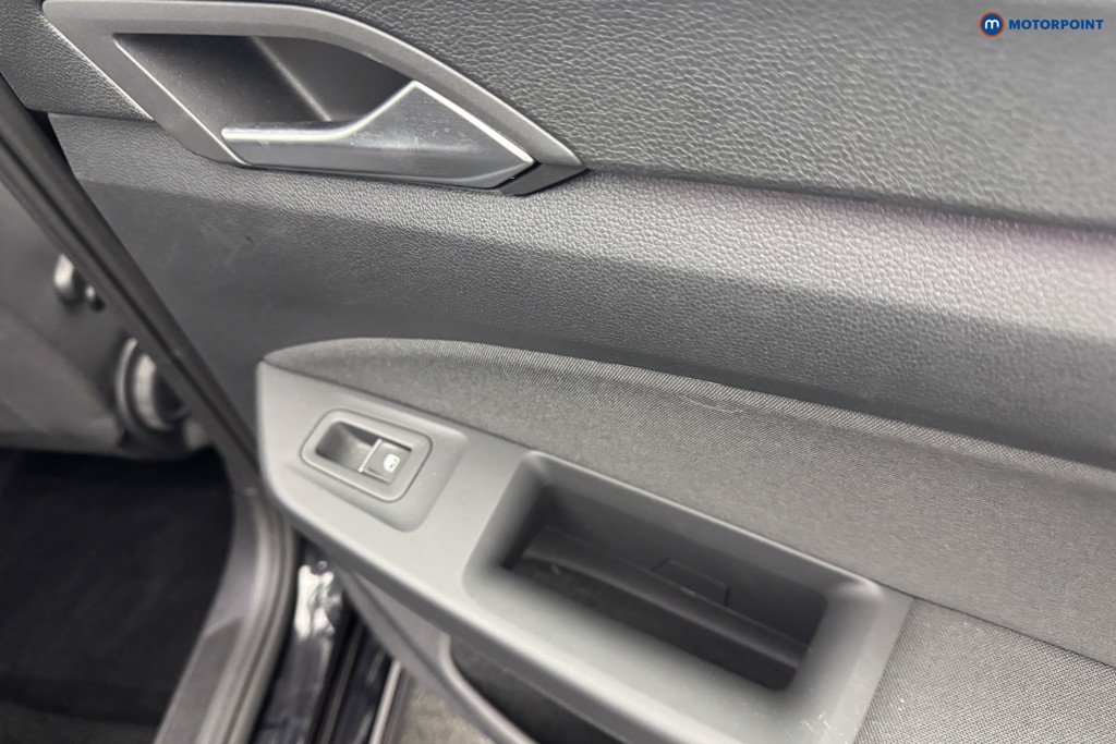 Volkswagen Golf Life Automatic Petrol Hatchback - Stock Number (1570845) - 26th supplementary image