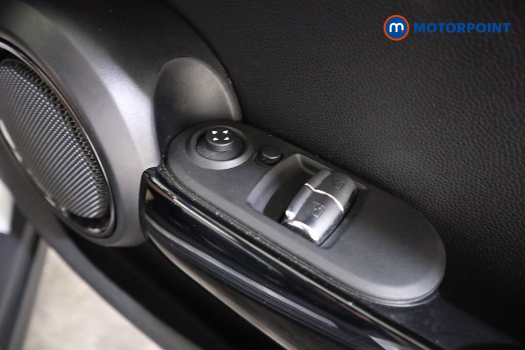 Mini Hatchback Cooper S Level 1 Automatic Electric Hatchback - Stock Number (1571948) - 6th supplementary image
