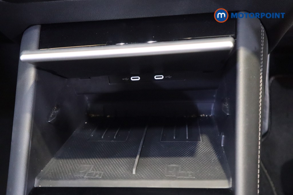 Volkswagen Tiguan R-Line Automatic Petrol SUV - Stock Number (1572504) - 19th supplementary image
