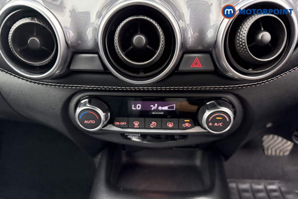 Nissan Juke N-Connecta Automatic Petrol SUV - Stock Number (1572647) - 11th supplementary image