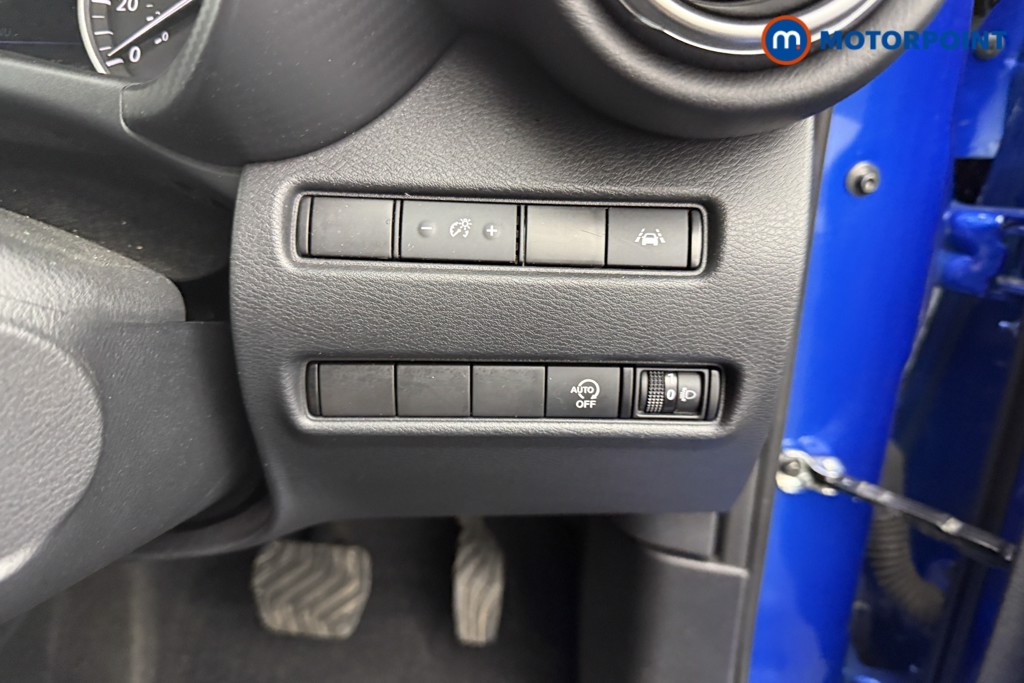 Nissan Juke N-Connecta Automatic Petrol SUV - Stock Number (1572647) - 15th supplementary image