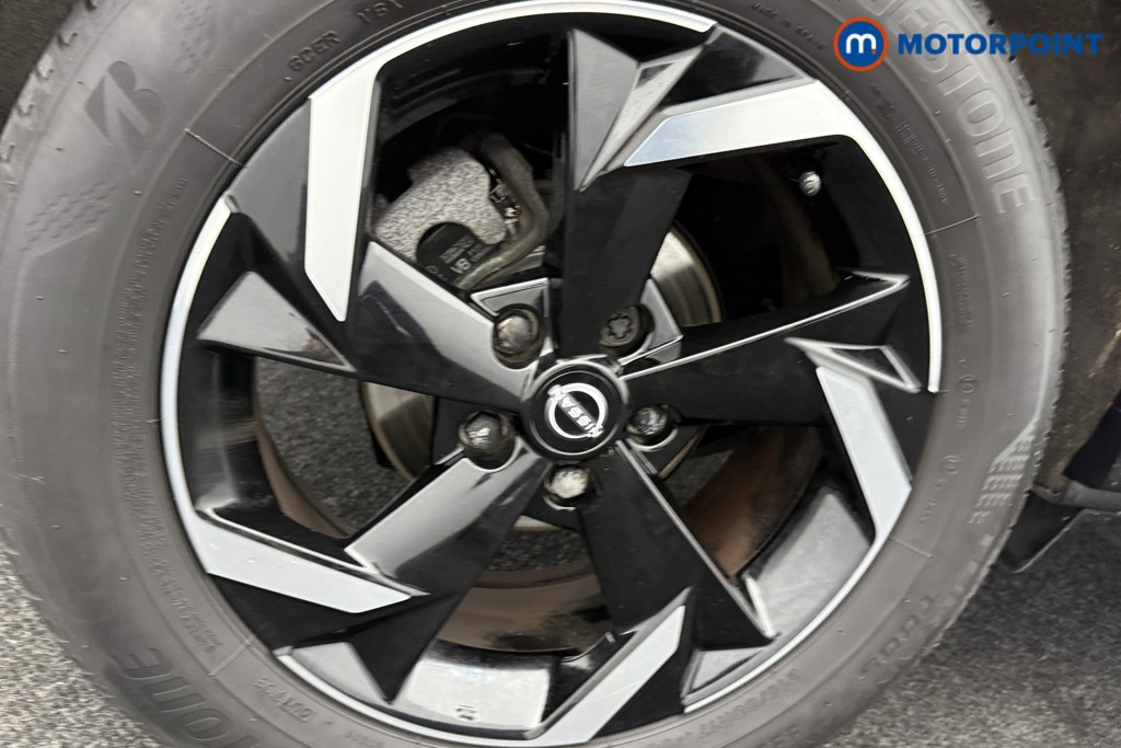 Nissan Juke N-Connecta Automatic Petrol SUV - Stock Number (1572647) - 31st supplementary image