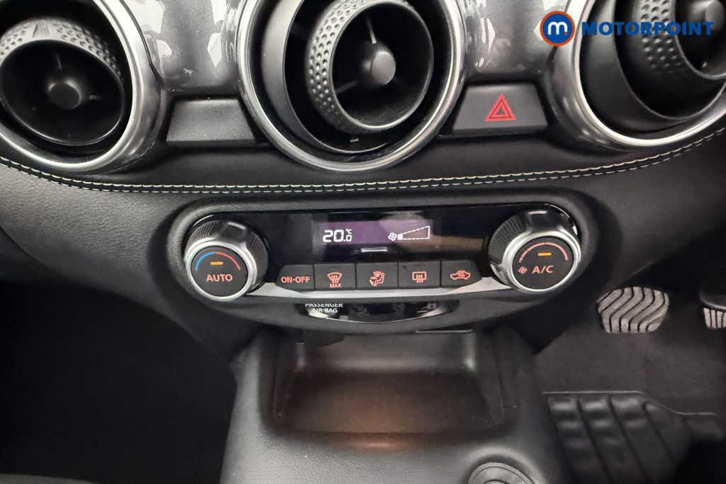 Nissan Juke N-Connecta Automatic Petrol SUV - Stock Number (1572653) - 11th supplementary image