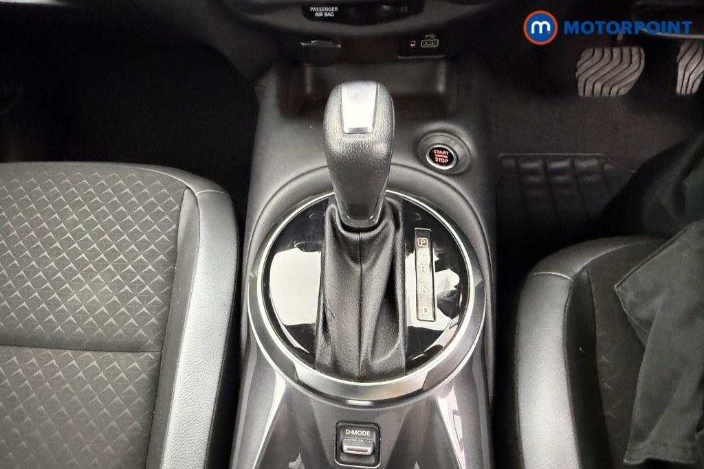 Nissan Juke N-Connecta Automatic Petrol SUV - Stock Number (1572653) - 12th supplementary image