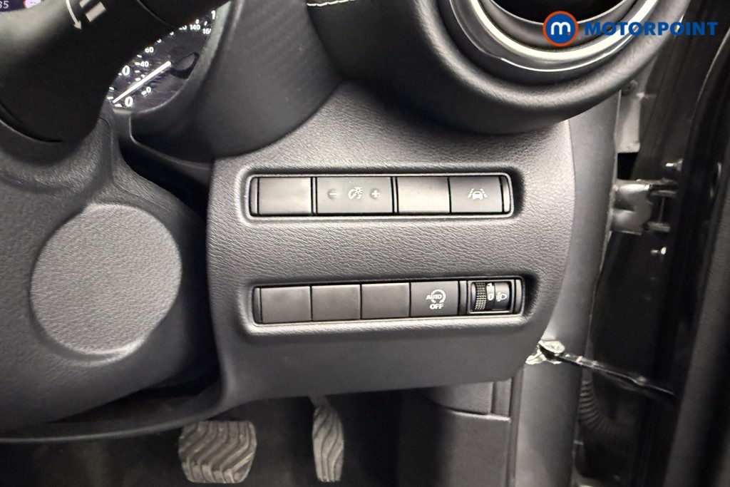 Nissan Juke N-Connecta Automatic Petrol SUV - Stock Number (1572653) - 15th supplementary image