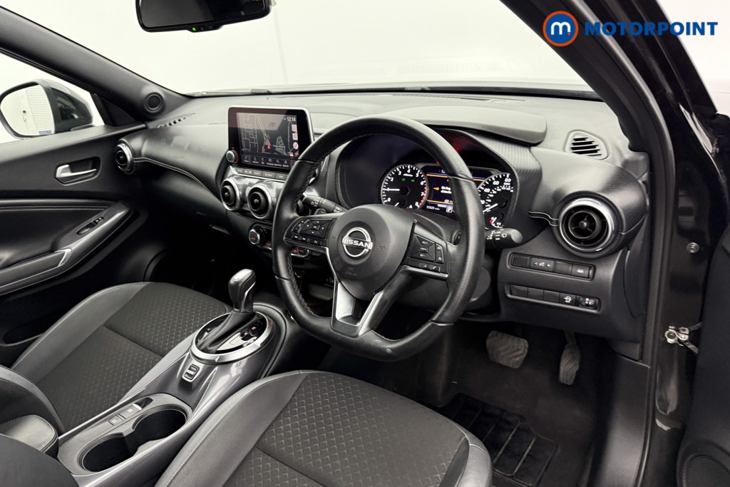 Nissan Juke N-Connecta Automatic Petrol SUV - Stock Number (1572660) - 4th supplementary image