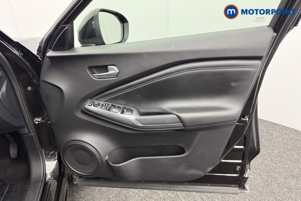 Nissan Juke N-Connecta Automatic Petrol SUV - Stock Number (1572660) - 17th supplementary image