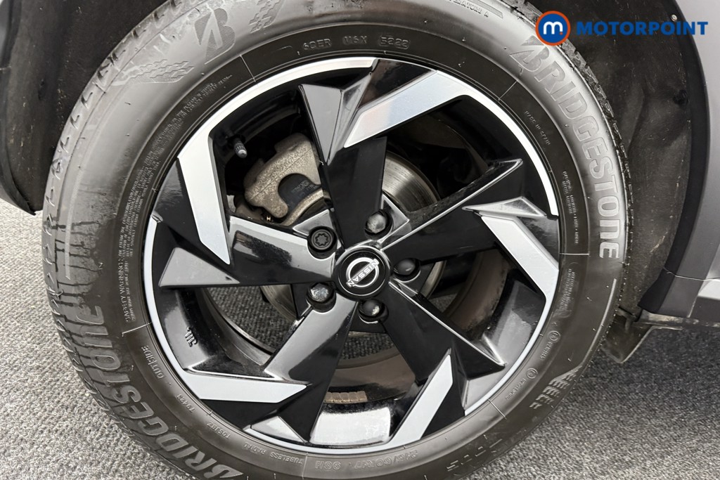 Nissan Juke N-Connecta Automatic Petrol SUV - Stock Number (1572660) - 31st supplementary image