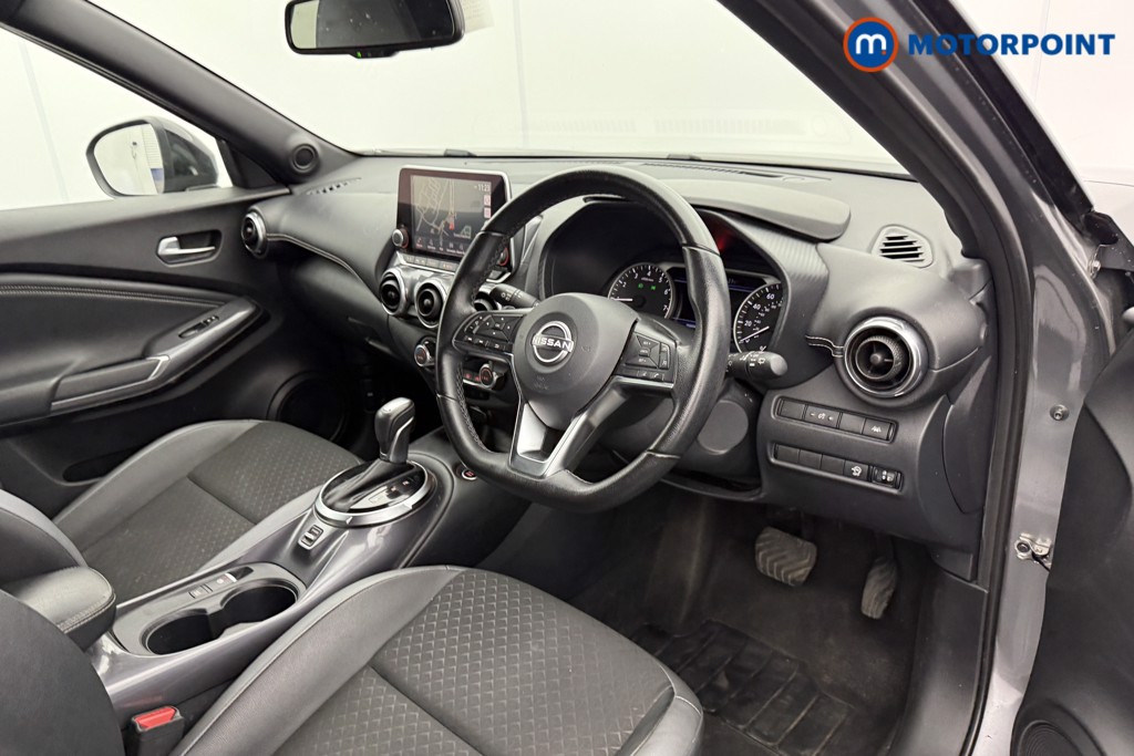 Nissan Juke N-Connecta Automatic Petrol SUV - Stock Number (1572663) - 4th supplementary image