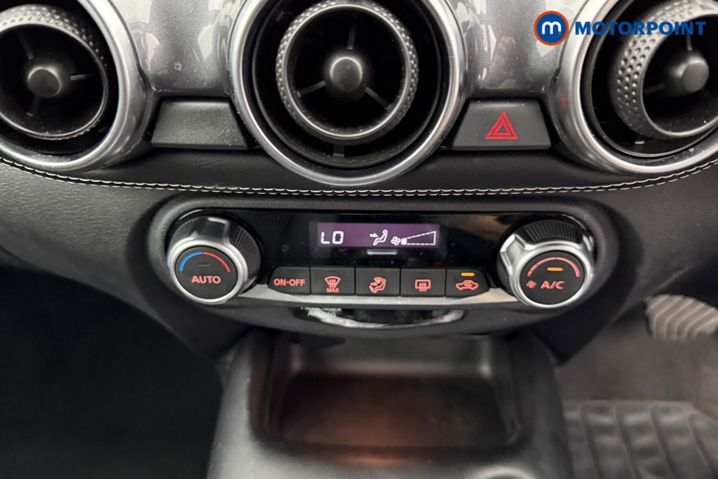 Nissan Juke N-Connecta Automatic Petrol SUV - Stock Number (1572663) - 11th supplementary image
