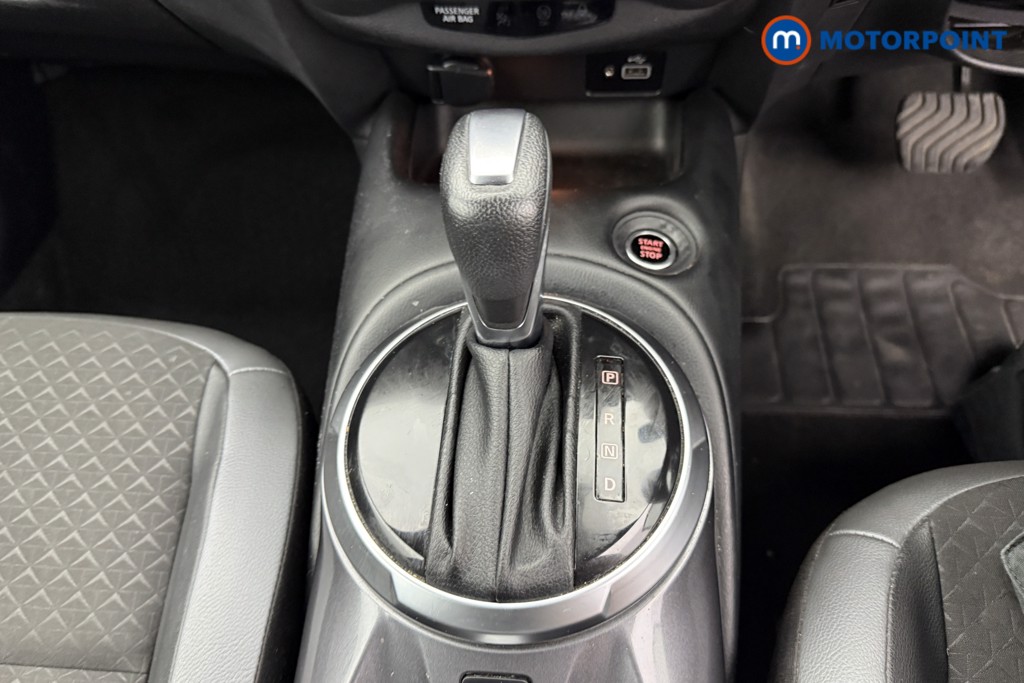 Nissan Juke N-Connecta Automatic Petrol SUV - Stock Number (1572663) - 12th supplementary image