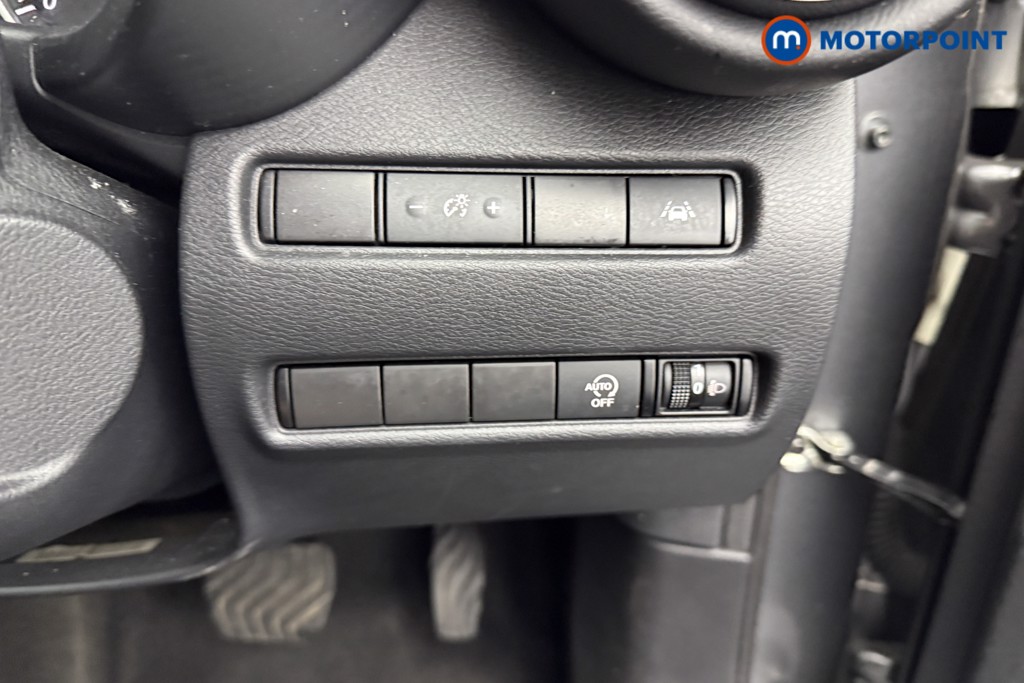 Nissan Juke N-Connecta Automatic Petrol SUV - Stock Number (1572663) - 15th supplementary image