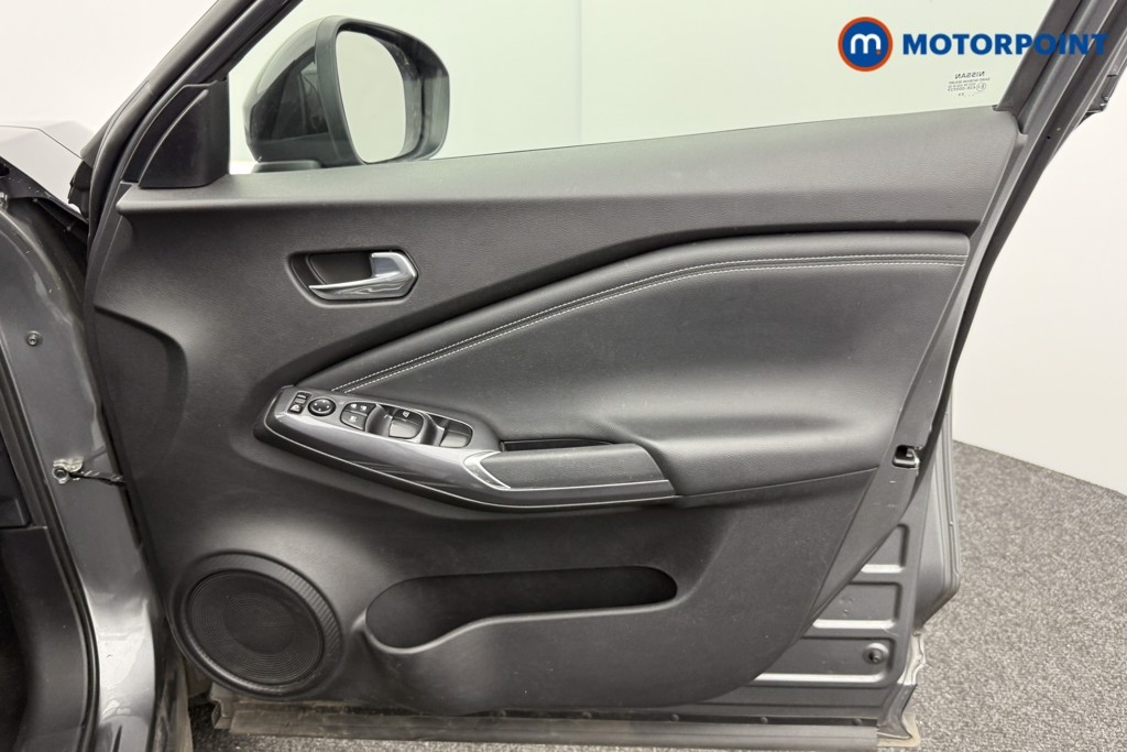 Nissan Juke N-Connecta Automatic Petrol SUV - Stock Number (1572663) - 17th supplementary image