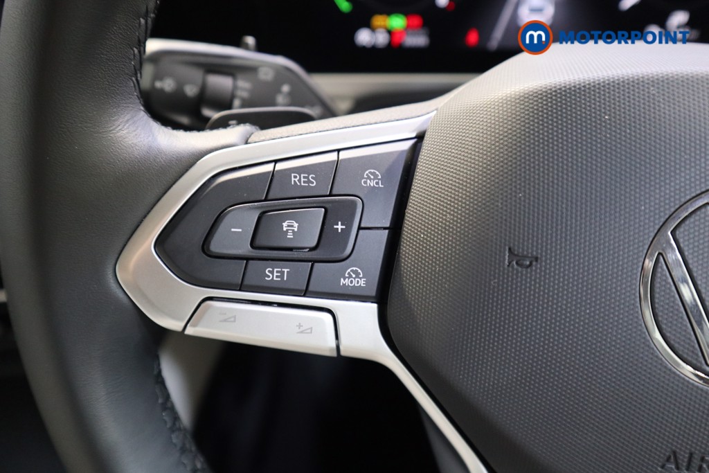 Volkswagen Passat Life Automatic Petrol Plug-In Hybrid Estate - Stock Number (1573300) - 3rd supplementary image