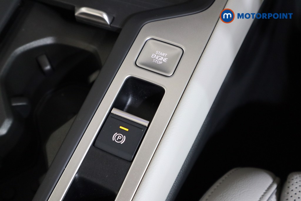 Volkswagen Passat Life Automatic Petrol Plug-In Hybrid Estate - Stock Number (1573300) - 7th supplementary image