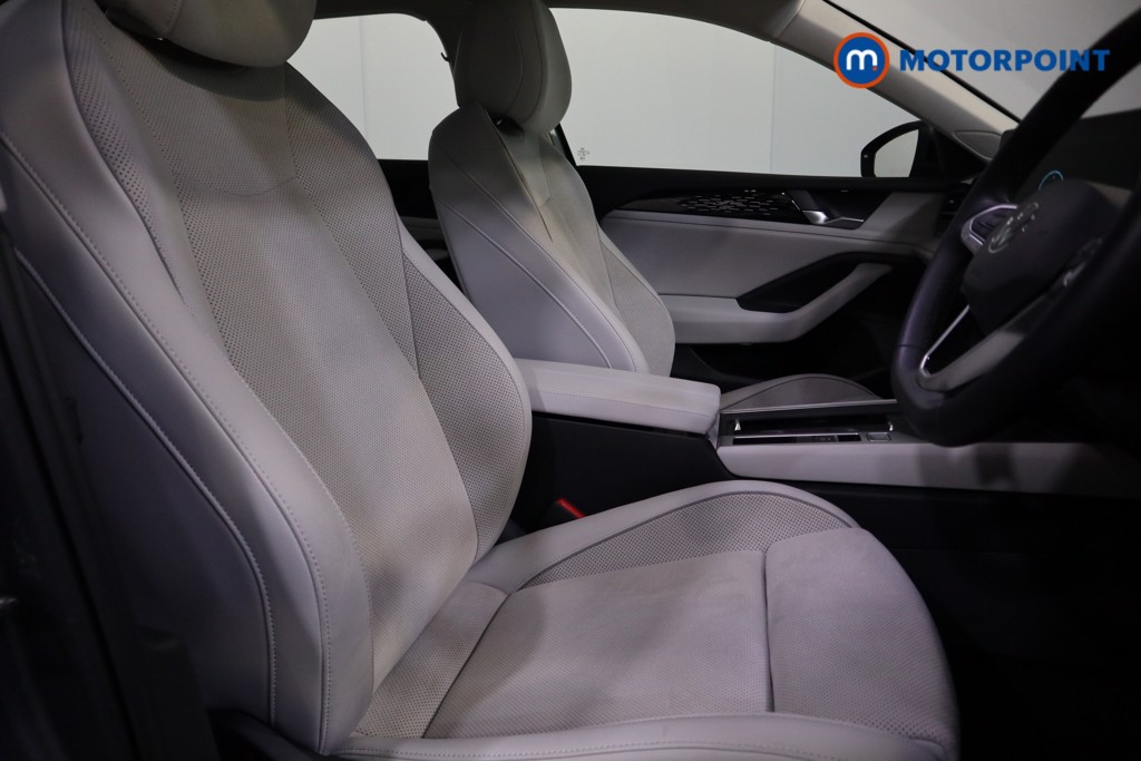 Volkswagen Passat Life Automatic Petrol Plug-In Hybrid Estate - Stock Number (1573300) - 13th supplementary image
