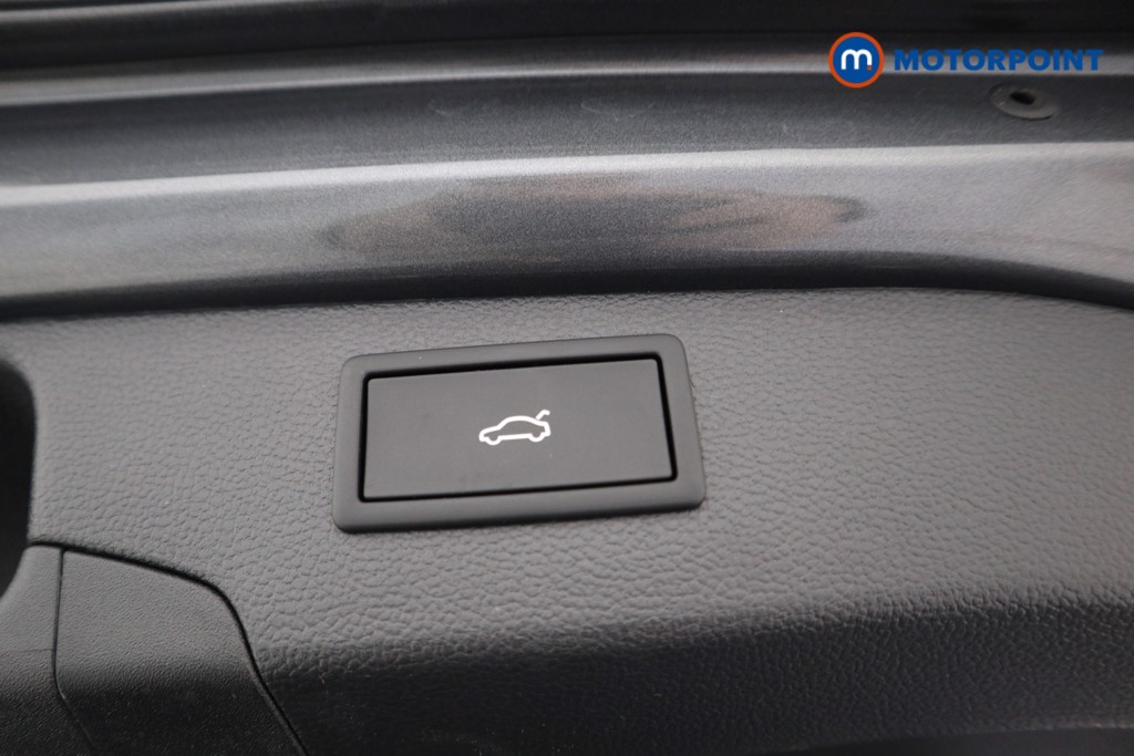 Volkswagen Passat Life Automatic Petrol Plug-In Hybrid Estate - Stock Number (1573300) - 16th supplementary image