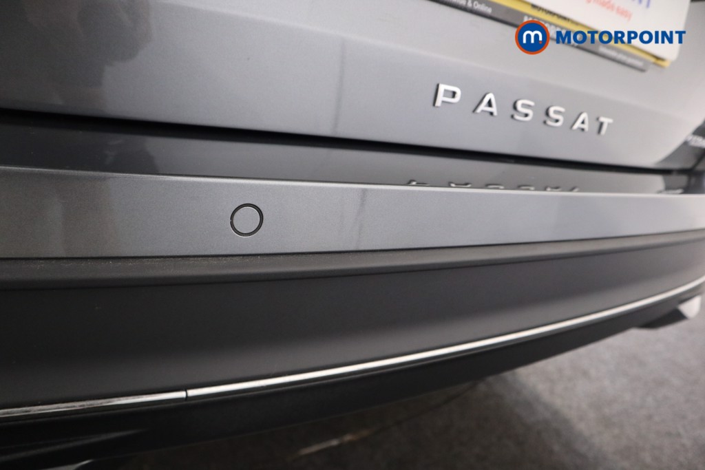 Volkswagen Passat Life Automatic Petrol Plug-In Hybrid Estate - Stock Number (1573300) - 21st supplementary image