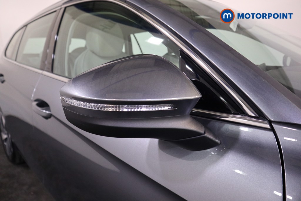 Volkswagen Passat Life Automatic Petrol Plug-In Hybrid Estate - Stock Number (1573300) - 25th supplementary image