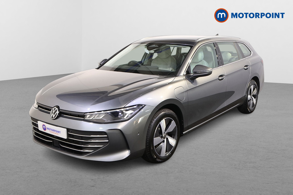 Volkswagen Passat Life Automatic Petrol Plug-In Hybrid Estate - Stock Number (1573300) - Passenger side front corner