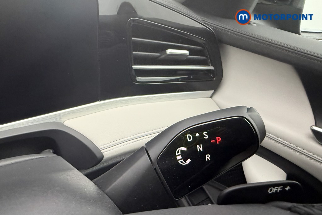 Volkswagen Passat Life Automatic Petrol Plug-In Hybrid Estate - Stock Number (1573317) - 7th supplementary image