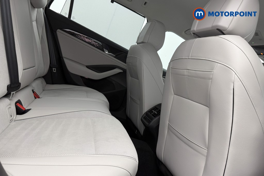 Volkswagen Passat Life Automatic Petrol Plug-In Hybrid Estate - Stock Number (1573317) - 9th supplementary image