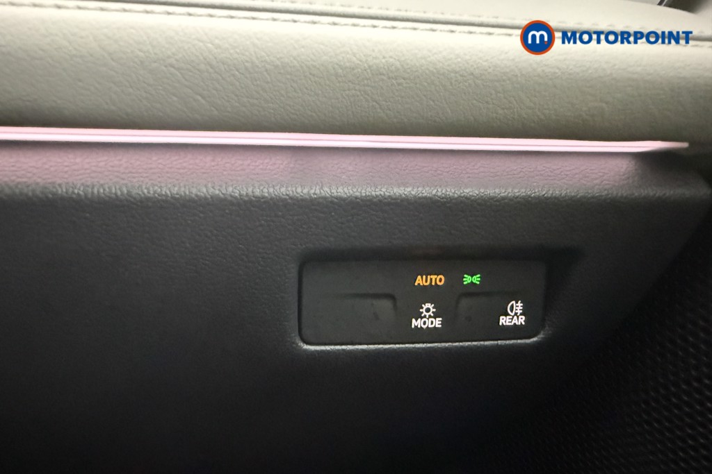 Volkswagen Passat Life Automatic Petrol Plug-In Hybrid Estate - Stock Number (1573317) - 17th supplementary image