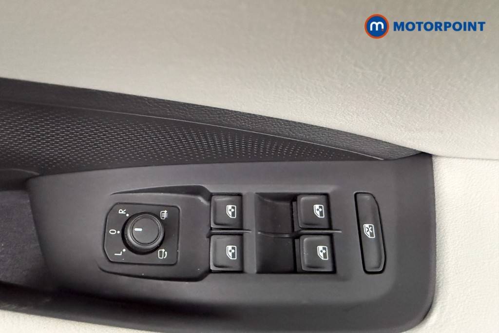 Volkswagen Passat Life Automatic Petrol Plug-In Hybrid Estate - Stock Number (1573317) - 21st supplementary image