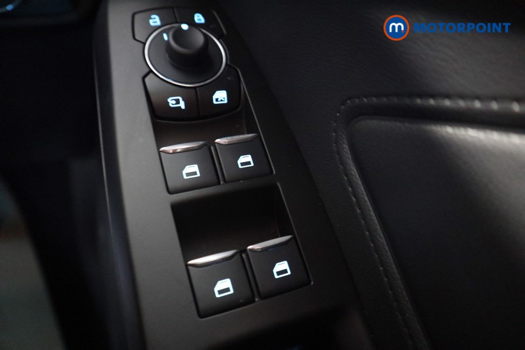 Ford Focus St-Line X Manual Petrol-Electric Hybrid Hatchback - Stock Number (1573762) - 6th supplementary image