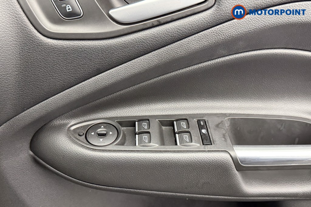 Ford Kuga St-Line Edition Manual Petrol SUV - Stock Number (1559991) - 16th supplementary image