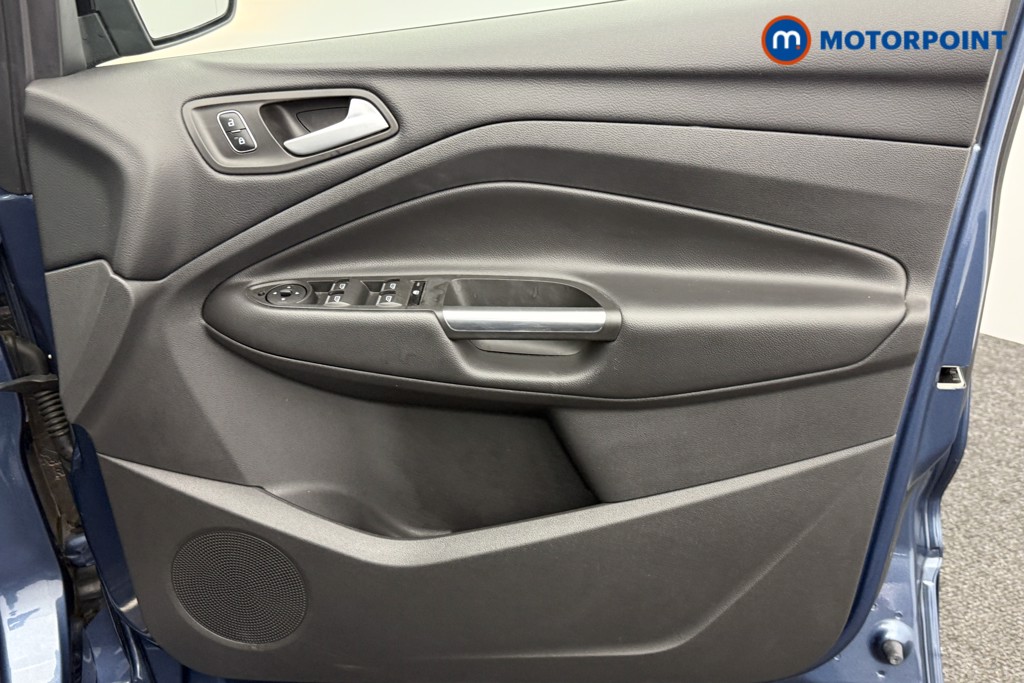 Ford Kuga St-Line Edition Manual Petrol SUV - Stock Number (1559991) - 17th supplementary image