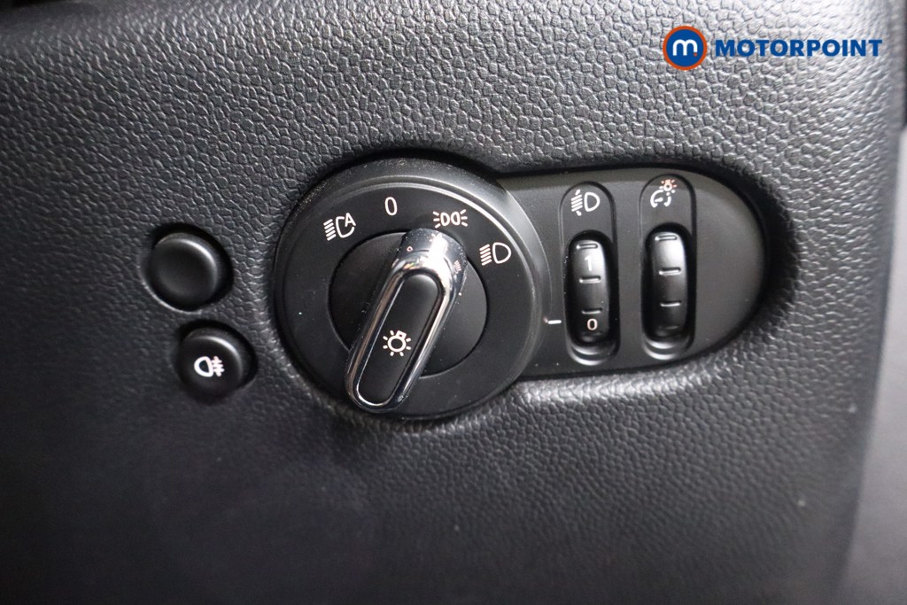 Mini Hatchback Cooper Exclusive Automatic Petrol Hatchback - Stock Number (1561500) - 17th supplementary image