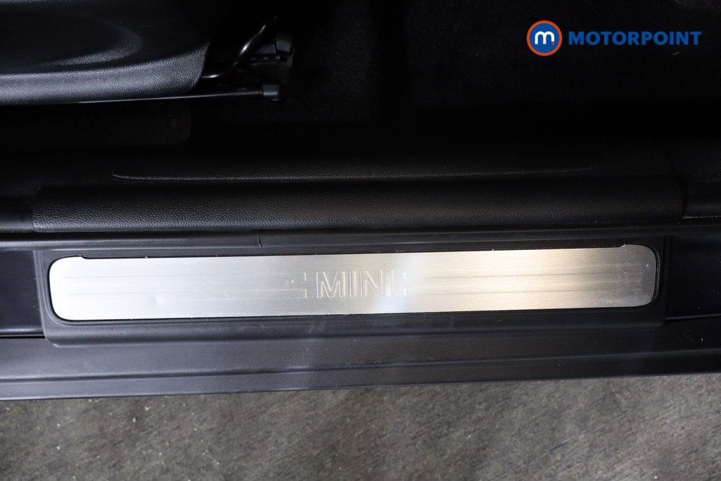 Mini Hatchback Cooper Exclusive Automatic Petrol Hatchback - Stock Number (1561500) - 19th supplementary image