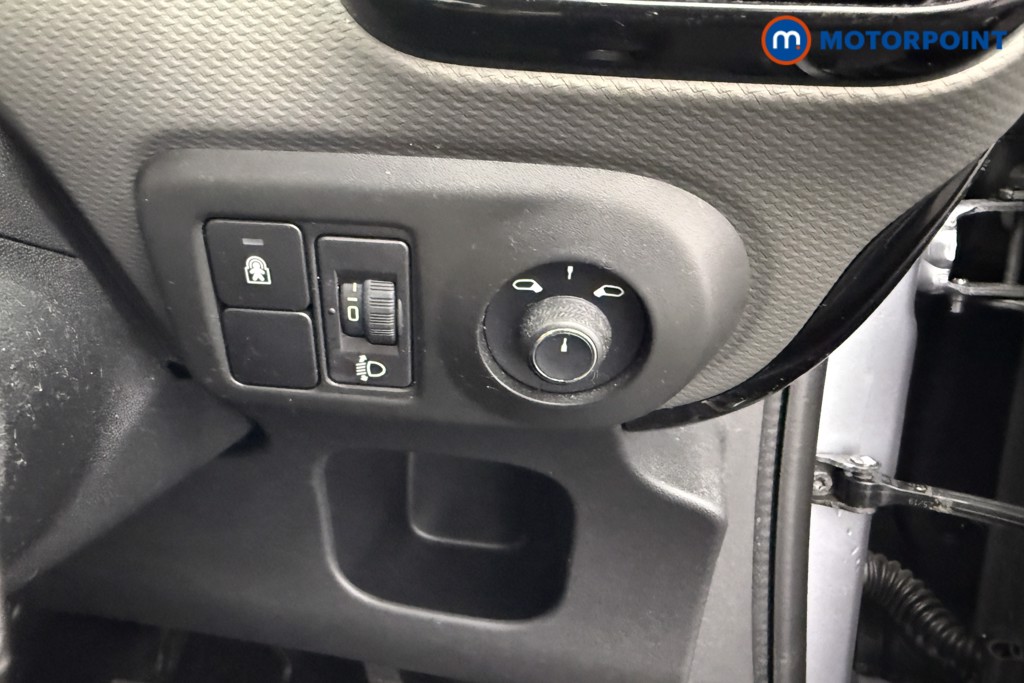 Citroen C4 Cactus Flair Manual Petrol SUV - Stock Number (1564884) - 14th supplementary image