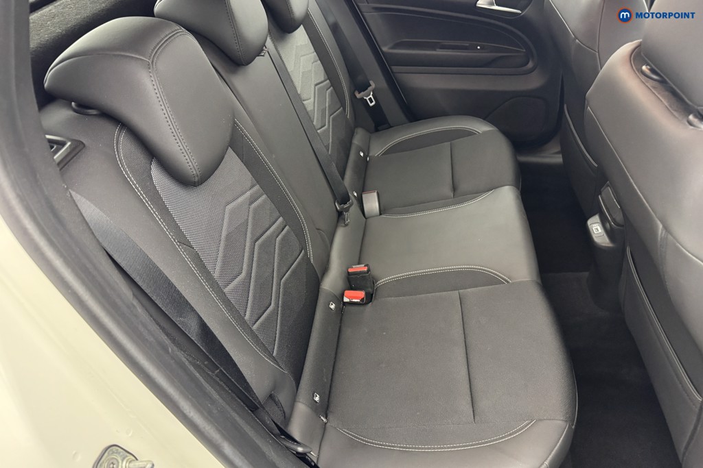 Jeep Avenger Altitude Manual Petrol SUV - Stock Number (1565132) - 4th supplementary image