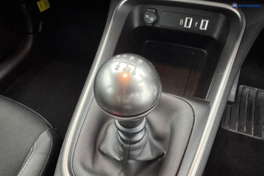 Jeep Avenger Altitude Manual Petrol SUV - Stock Number (1565132) - 15th supplementary image