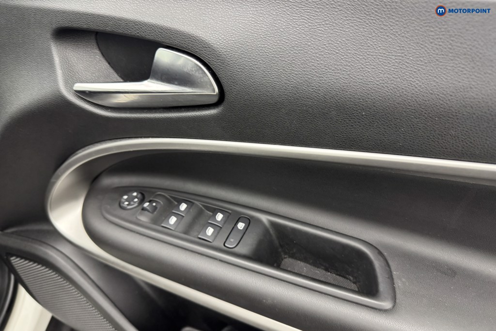 Jeep Avenger Altitude Manual Petrol SUV - Stock Number (1565132) - 25th supplementary image