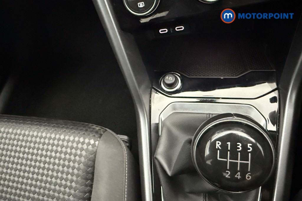 Volkswagen T-Roc Active Manual Petrol SUV - Stock Number (1565347) - 9th supplementary image