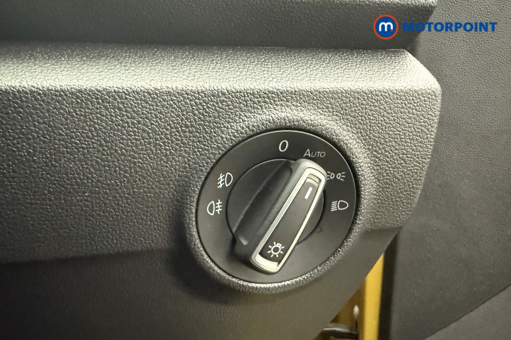 Volkswagen T-Roc Active Manual Petrol SUV - Stock Number (1565347) - 13th supplementary image