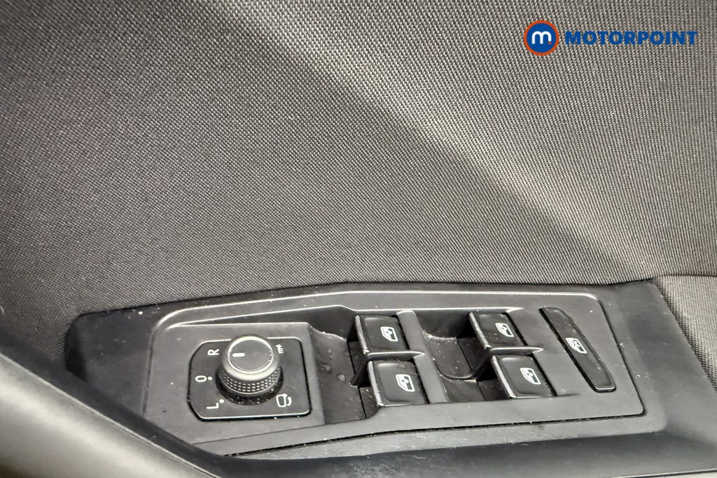 Volkswagen T-Roc Active Manual Petrol SUV - Stock Number (1565347) - 15th supplementary image