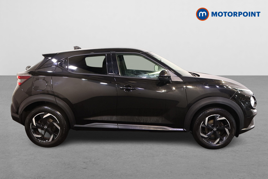 Nissan Juke N-Connecta Manual Petrol SUV - Stock Number (1566120) - Drivers side