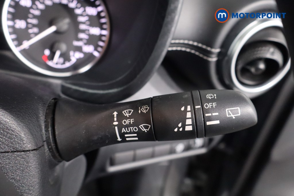 Nissan Juke N-Connecta Manual Petrol SUV - Stock Number (1566145) - 18th supplementary image