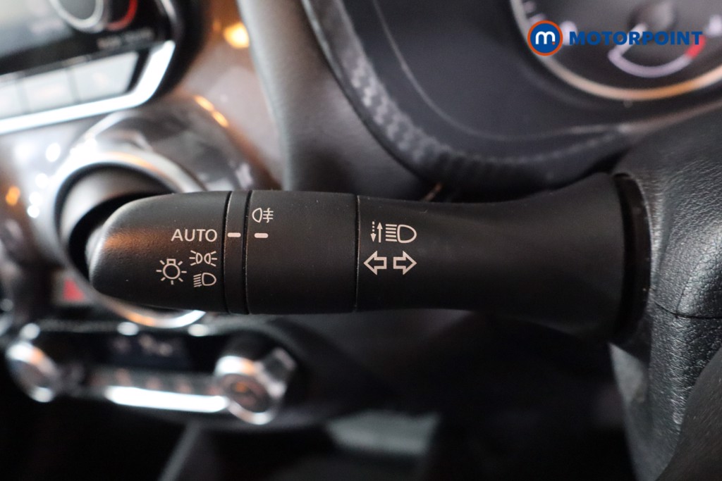 Nissan Juke N-Connecta Manual Petrol SUV - Stock Number (1566145) - 19th supplementary image