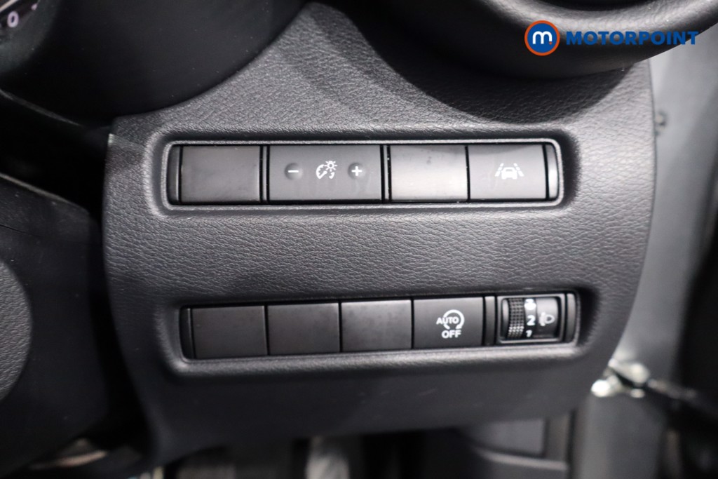 Nissan Juke N-Connecta Manual Petrol SUV - Stock Number (1566145) - 21st supplementary image