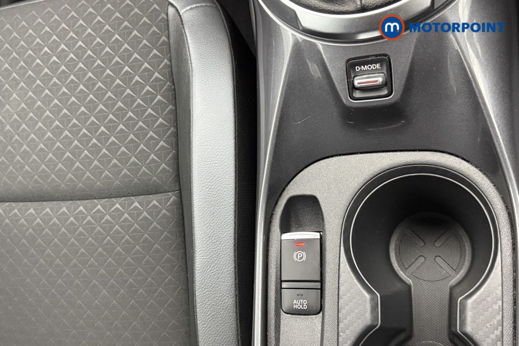 Nissan Juke N-Connecta Manual Petrol SUV - Stock Number (1566149) - 12th supplementary image
