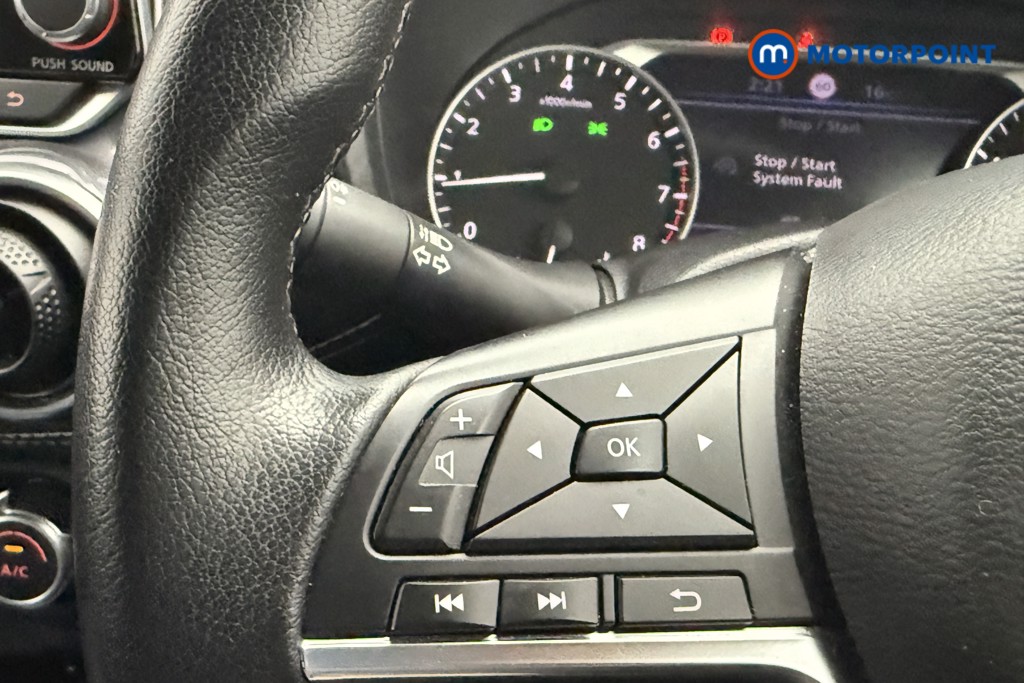 Nissan Juke N-Connecta Manual Petrol SUV - Stock Number (1566149) - 13th supplementary image