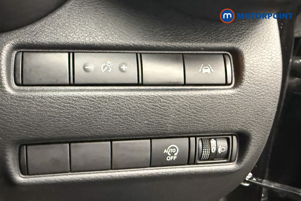 Nissan Juke N-Connecta Manual Petrol SUV - Stock Number (1566149) - 15th supplementary image