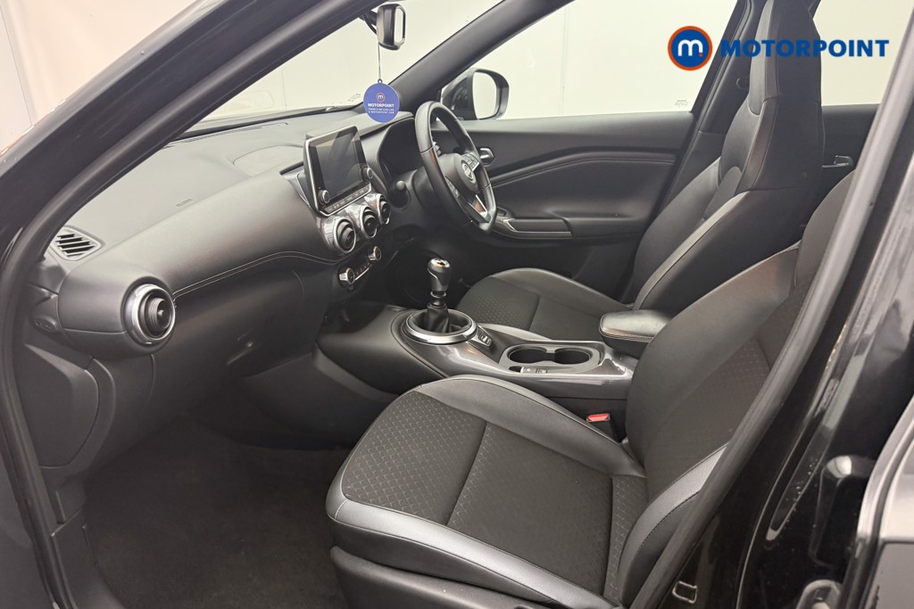 Nissan Juke N-Connecta Manual Petrol SUV - Stock Number (1566149) - 1st supplementary image